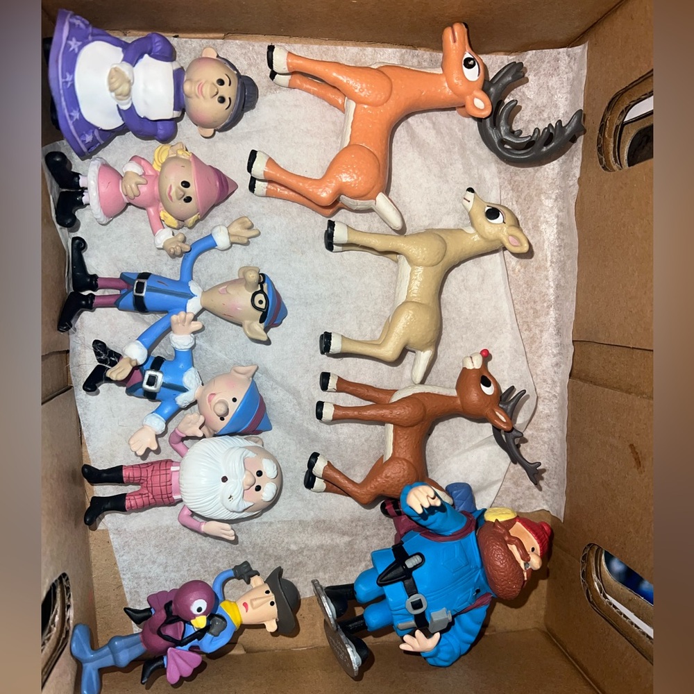 Rudolph The red nose reindeer toy set.2002